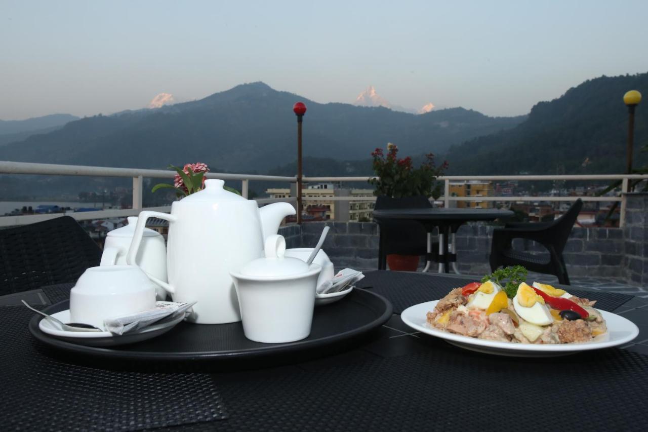 Hotel White Himal Pokhara Eksteriør bilde