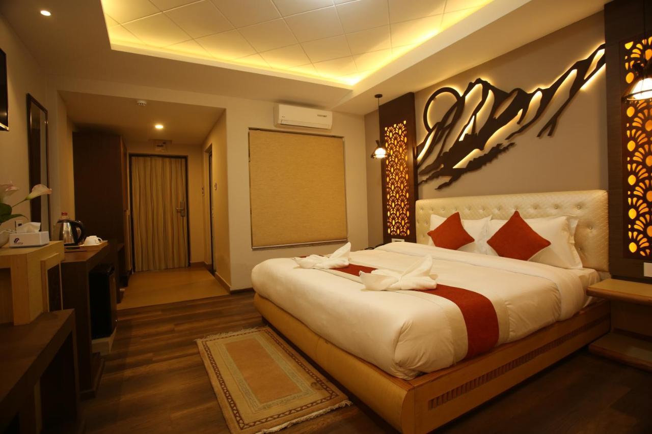 Hotel White Himal Pokhara Eksteriør bilde