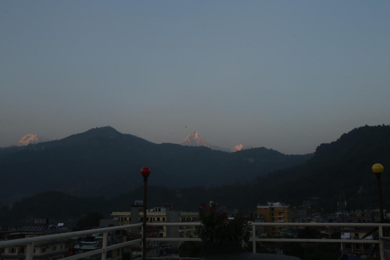 Hotel White Himal Pokhara Eksteriør bilde