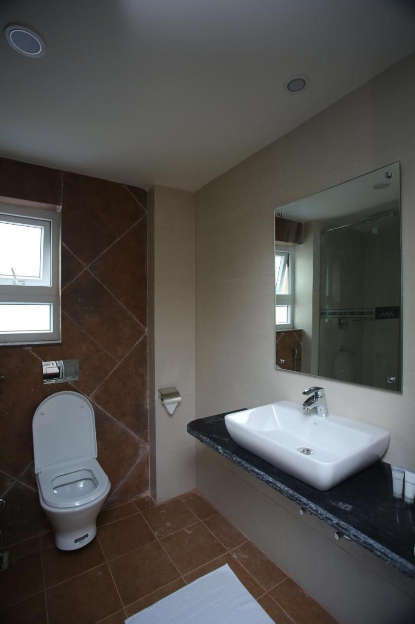 Hotel White Himal Pokhara Eksteriør bilde