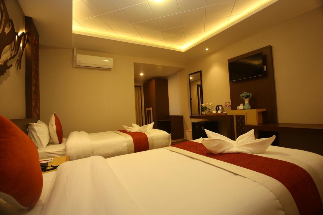 Hotel White Himal Pokhara Eksteriør bilde