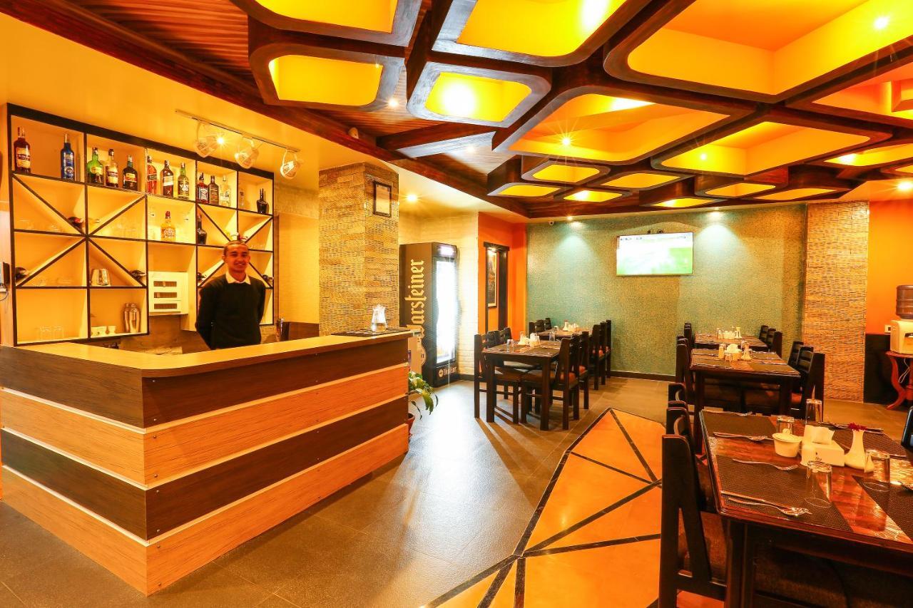 Hotel White Himal Pokhara Eksteriør bilde