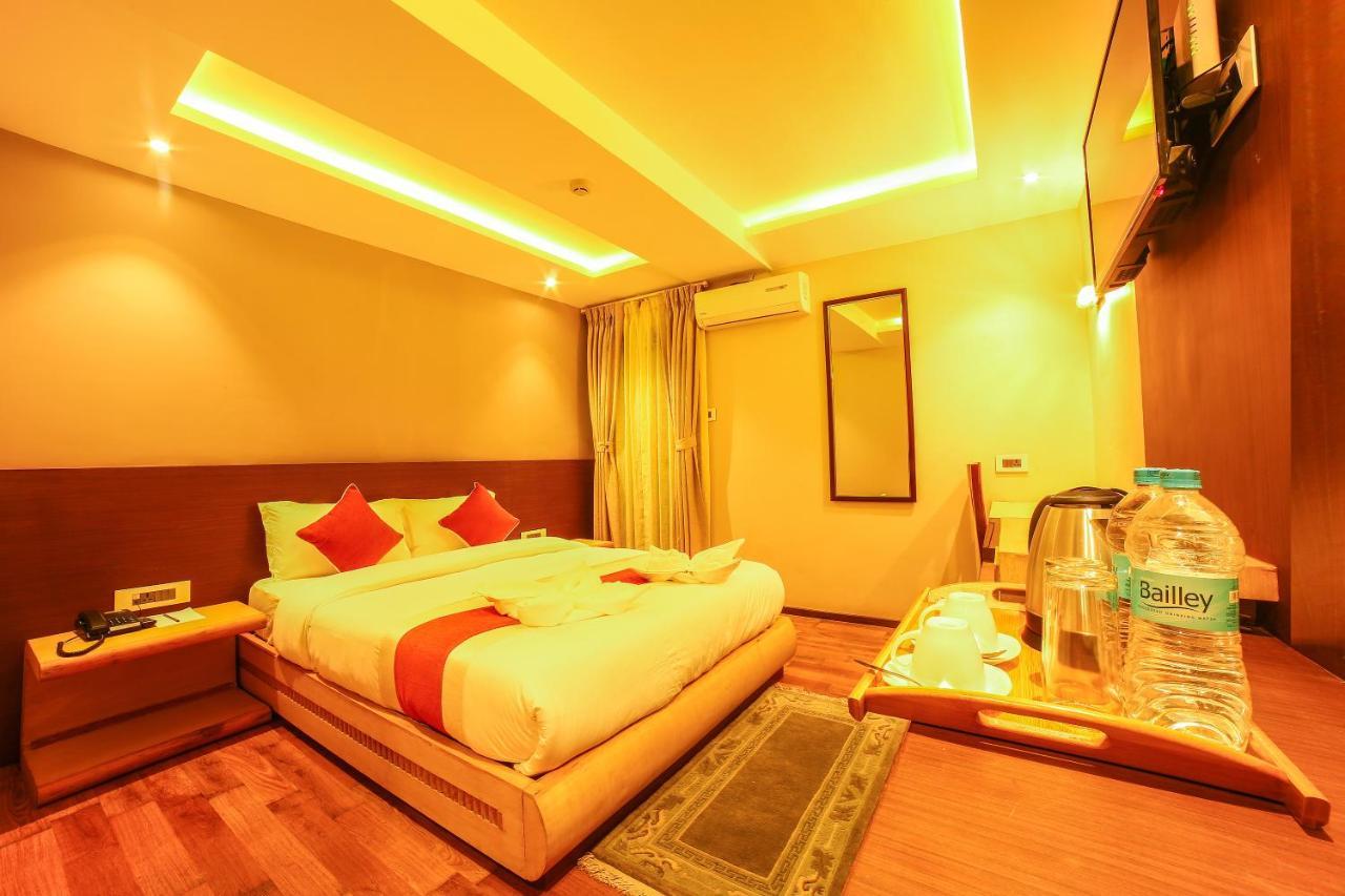 Hotel White Himal Pokhara Eksteriør bilde