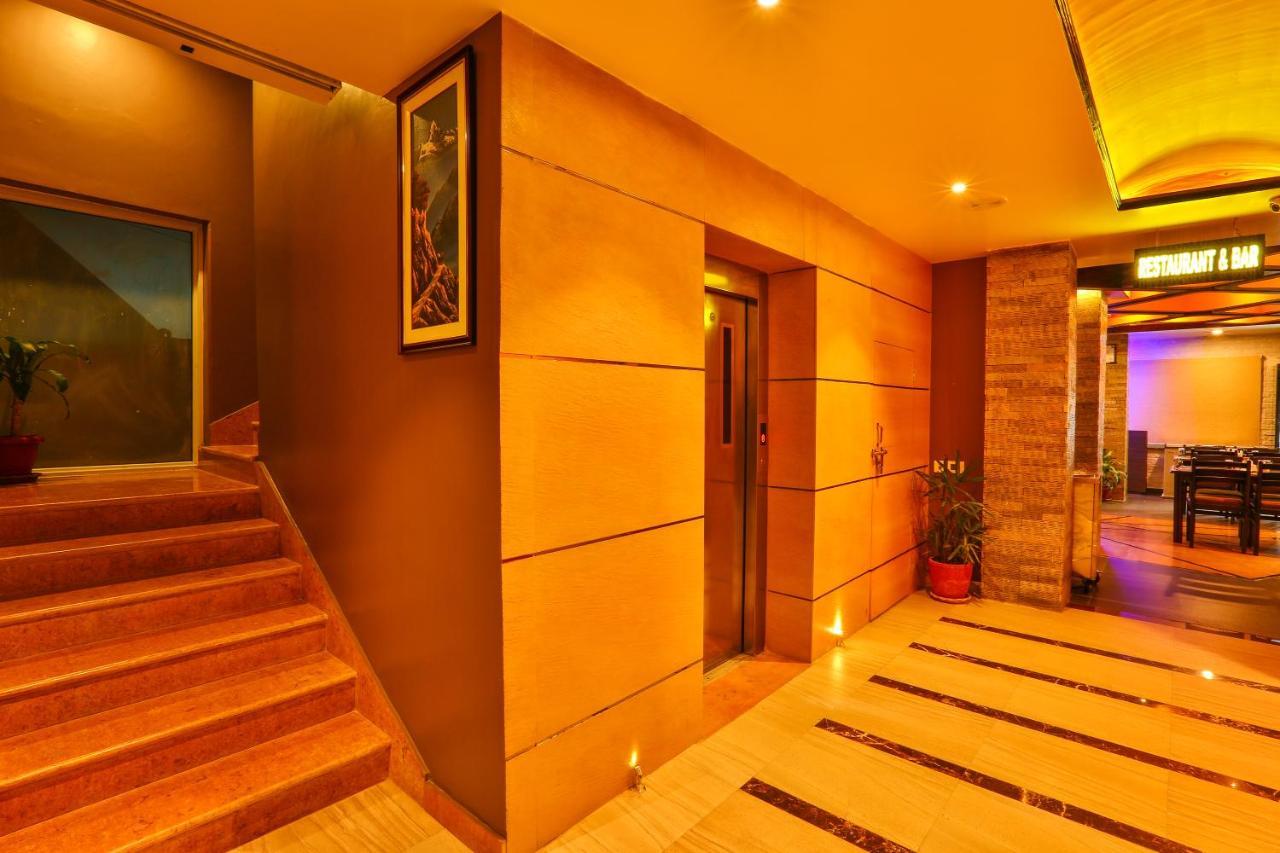 Hotel White Himal Pokhara Eksteriør bilde