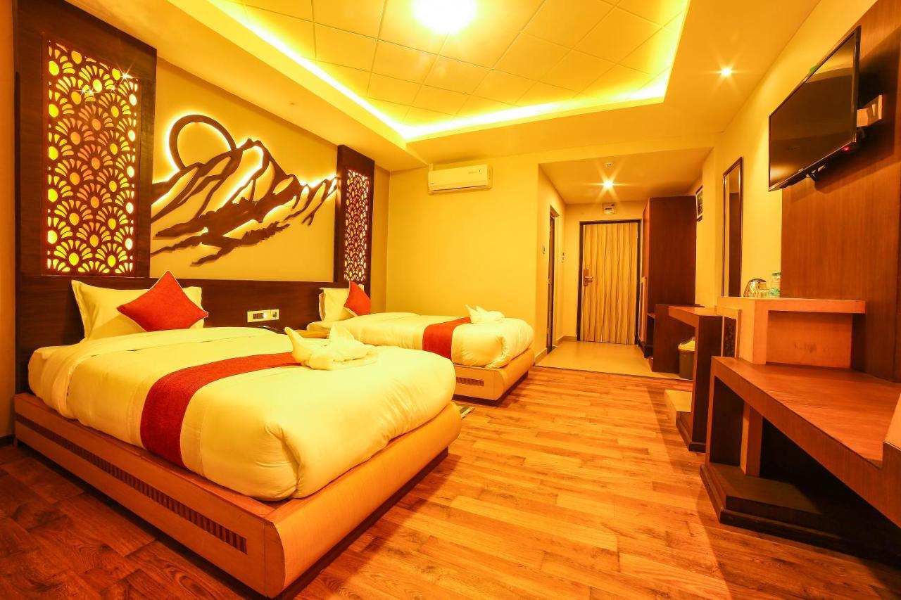 Hotel White Himal Pokhara Eksteriør bilde