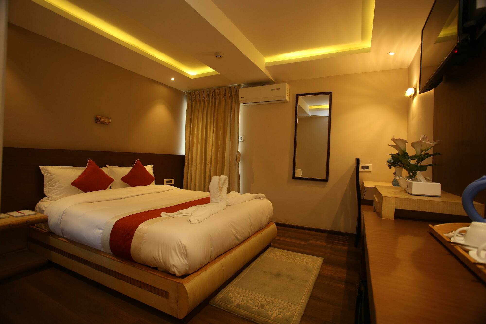 Hotel White Himal Pokhara Eksteriør bilde