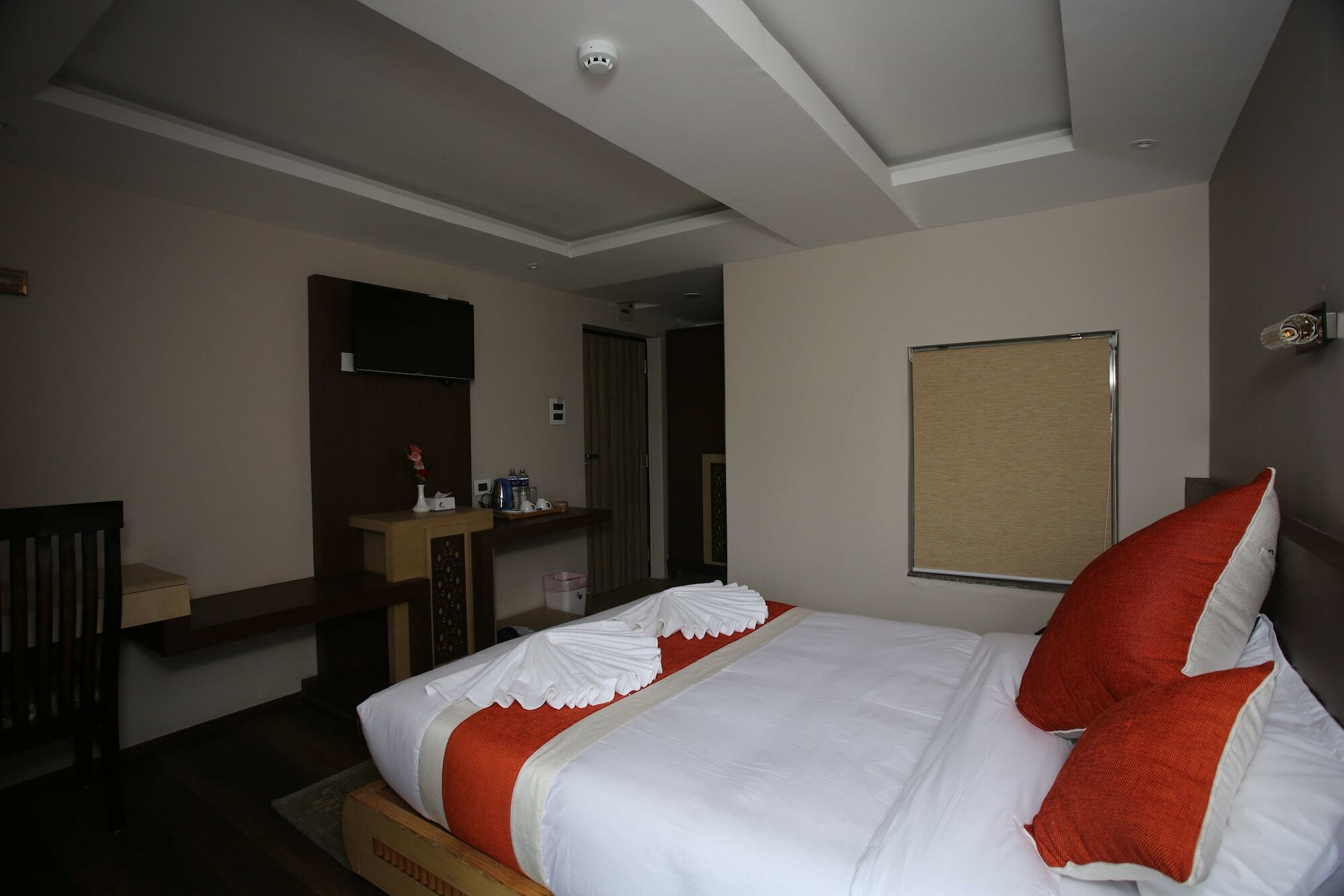 Hotel White Himal Pokhara Eksteriør bilde